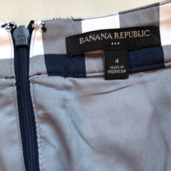 Banana Republic blue/gray/white midi pencil skirt - Picture 3 of 6